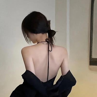 娇娃偷情